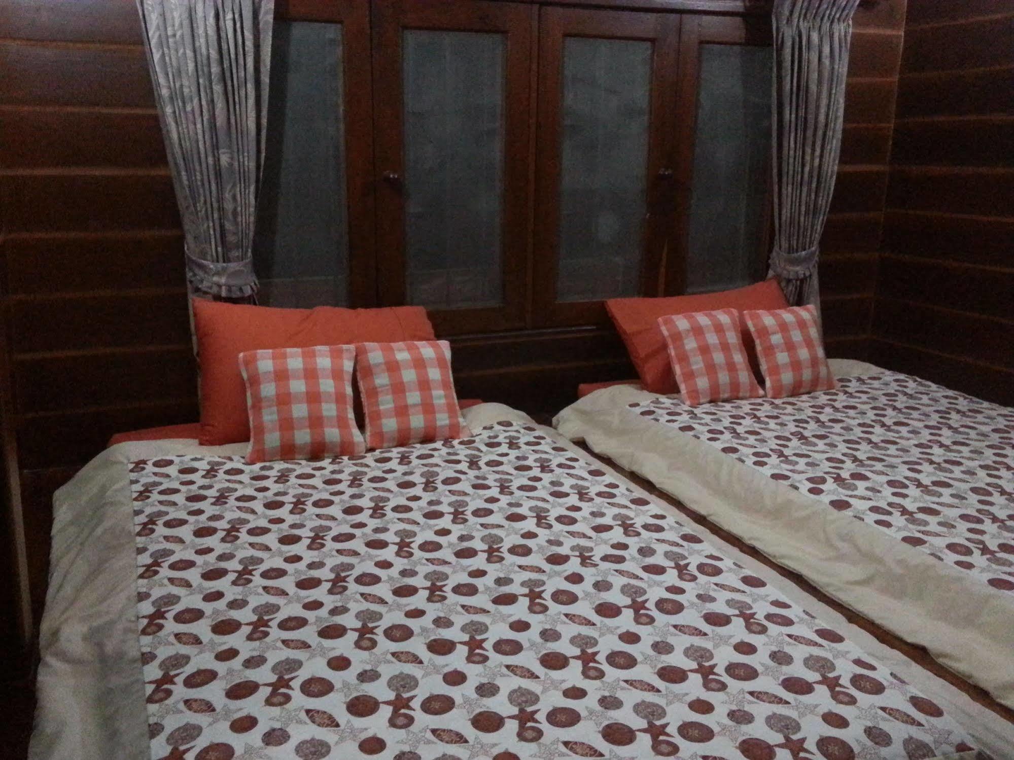 Rim Nam Kong Homestay Pak Chom Екстериор снимка