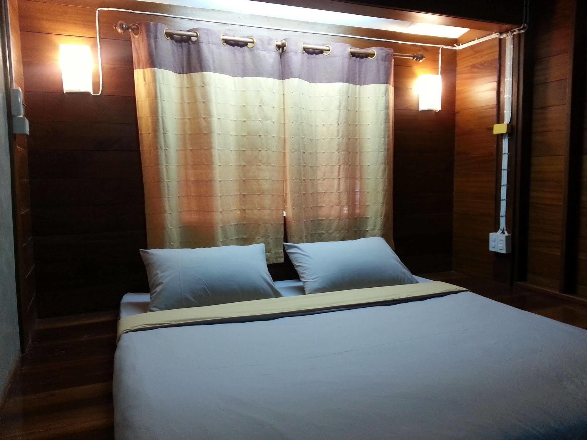 Rim Nam Kong Homestay Pak Chom Екстериор снимка